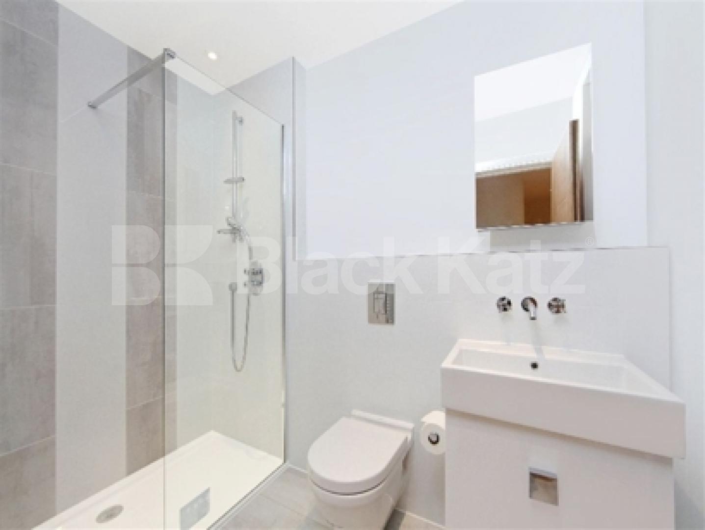 			LET, 2 Bedroom, 1 bath, 1 reception Flat			 Sutton Court Road, Chiswick